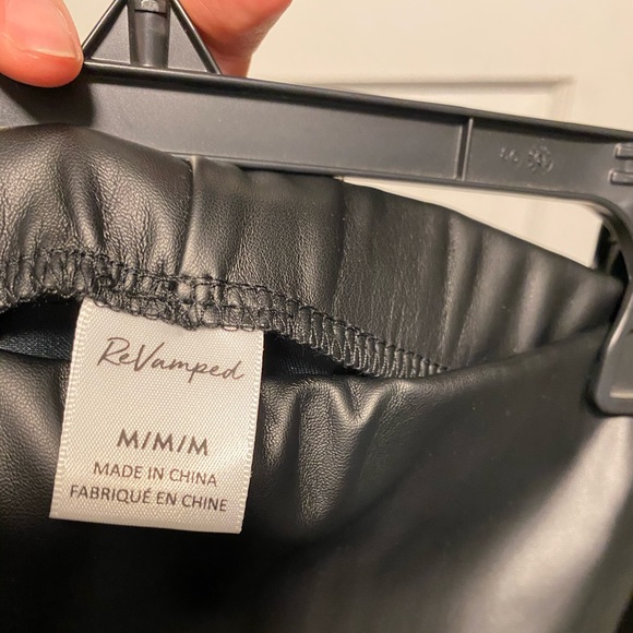 SOLD Leather skirt - Picture 3 of 3